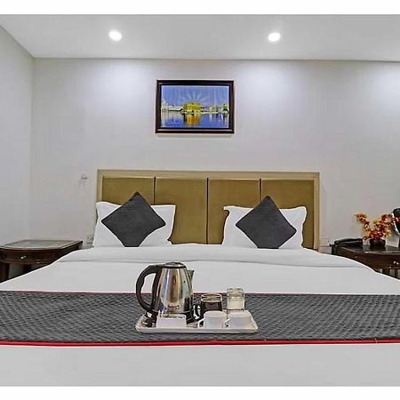 Super Hotel O Mahal New Delhi Eksteriør bilde