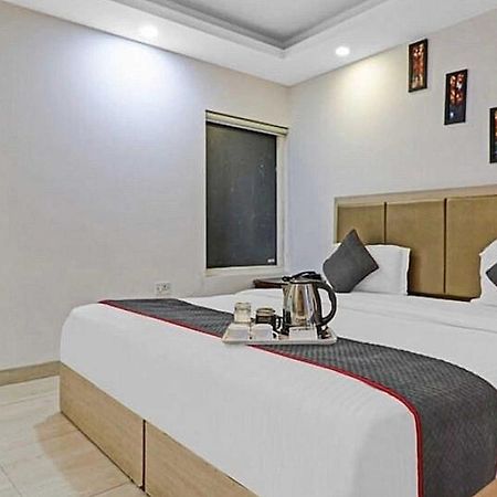 Super Hotel O Mahal New Delhi Eksteriør bilde