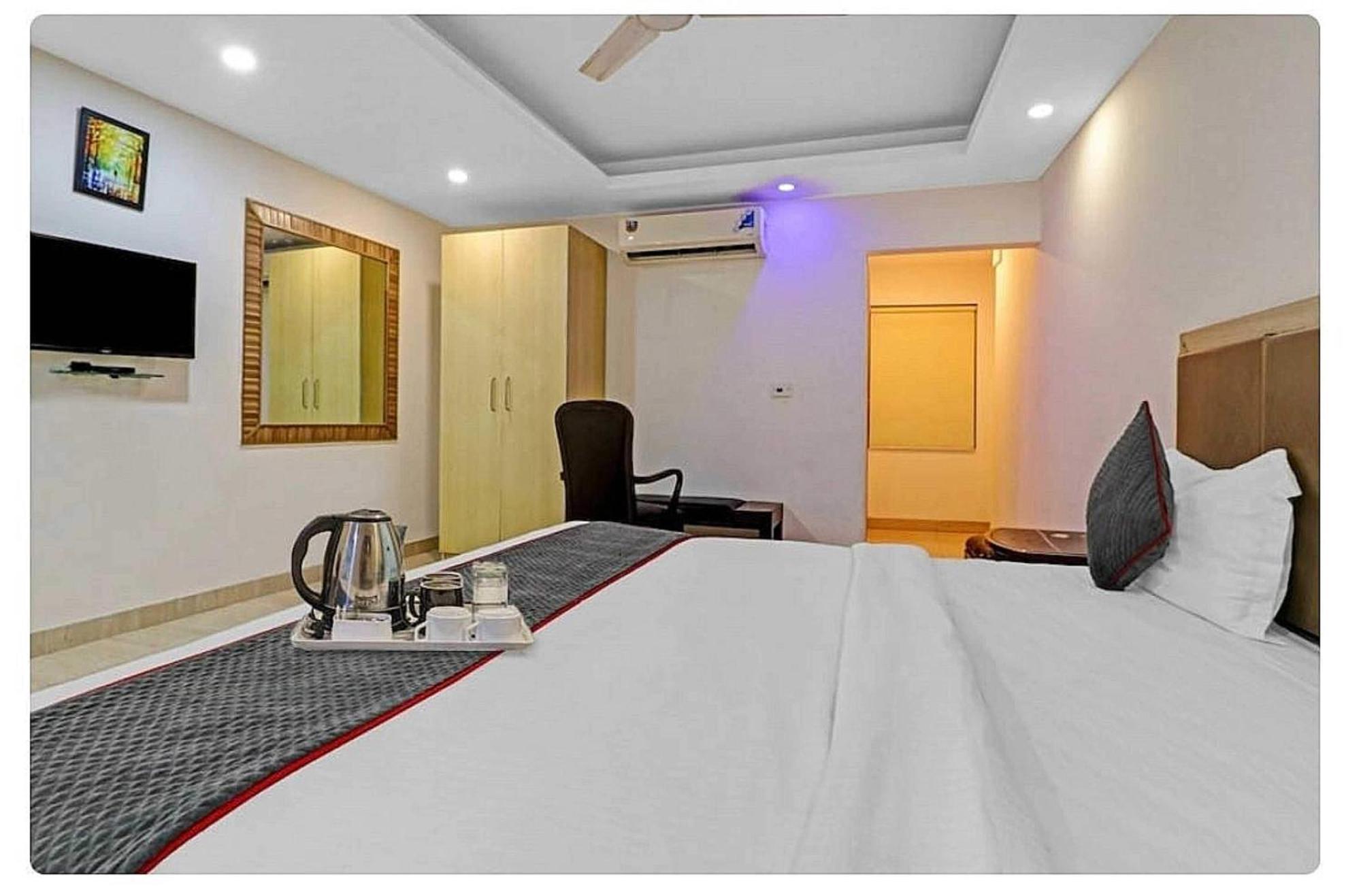Super Hotel O Mahal New Delhi Eksteriør bilde