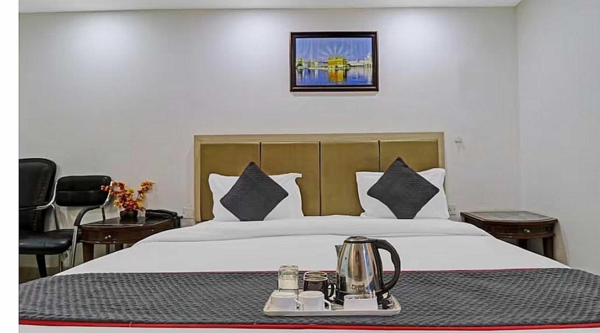 Super Hotel O Mahal New Delhi Eksteriør bilde
