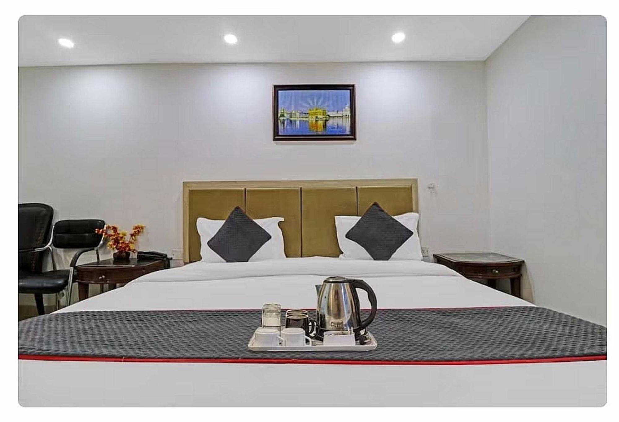 Super Hotel O Mahal New Delhi Eksteriør bilde