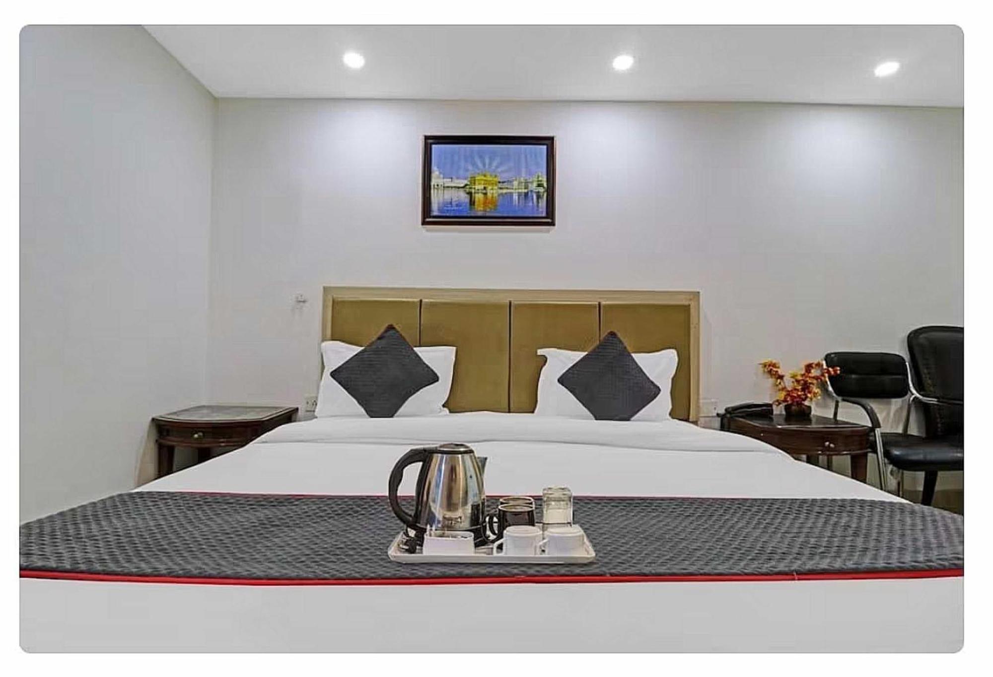 Super Hotel O Mahal New Delhi Eksteriør bilde